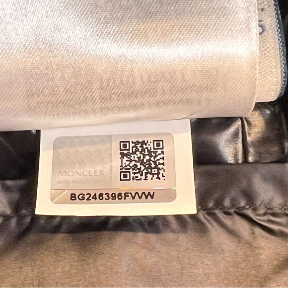 Moncler Lissy Collarless Down Zip-Up Jacket Sz-2 - Picture 15 of 16